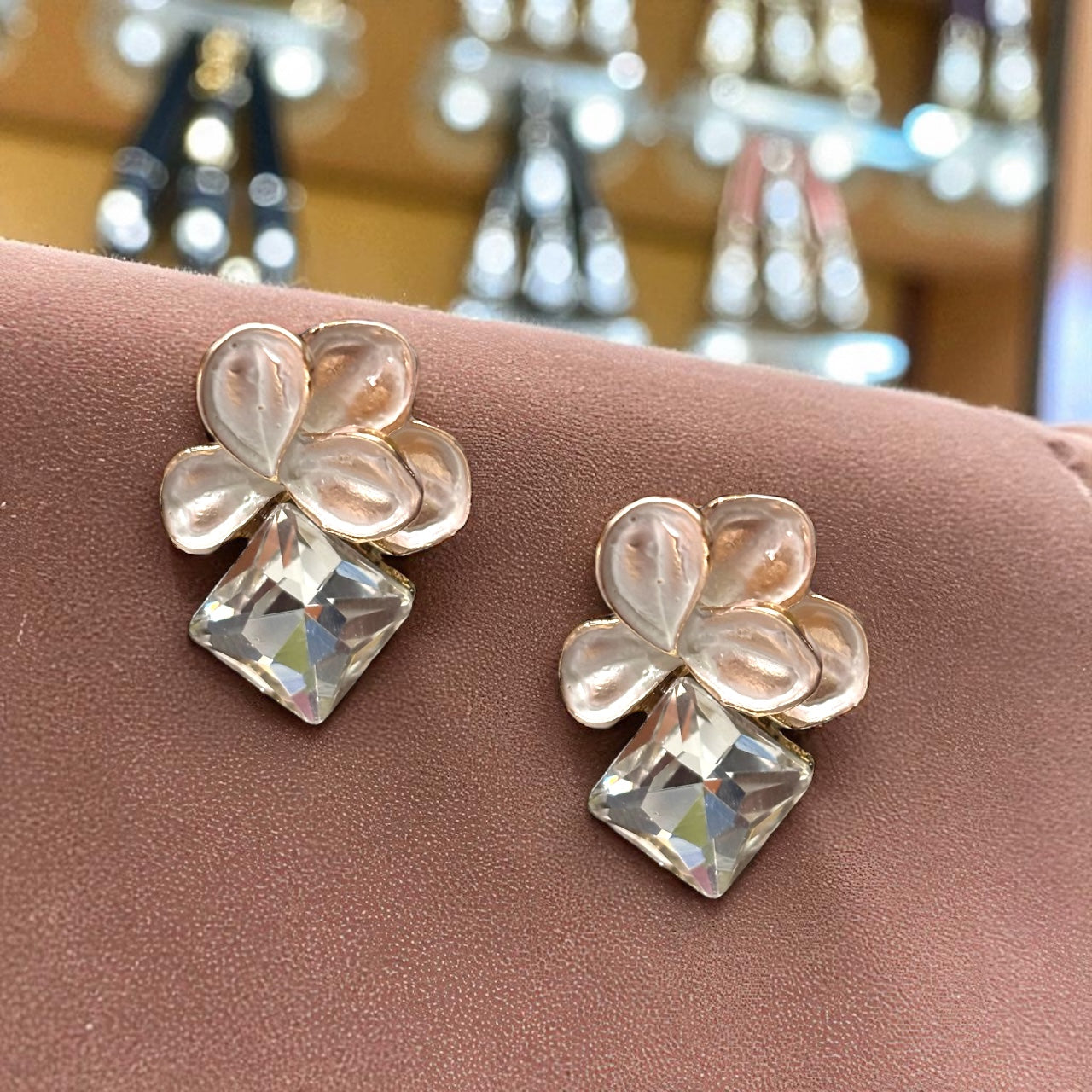 Glamorous Clear Flower and Faceted Crystal Earrings
